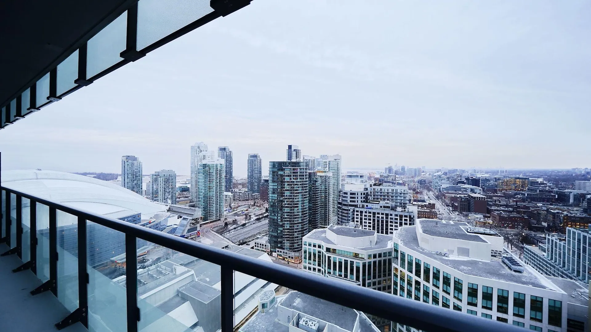 Grand Royal Condos - Cn Tower Canada