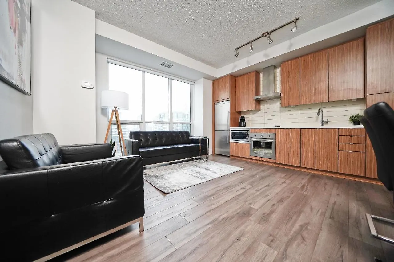 Grand Royal Condos - Cn Tower