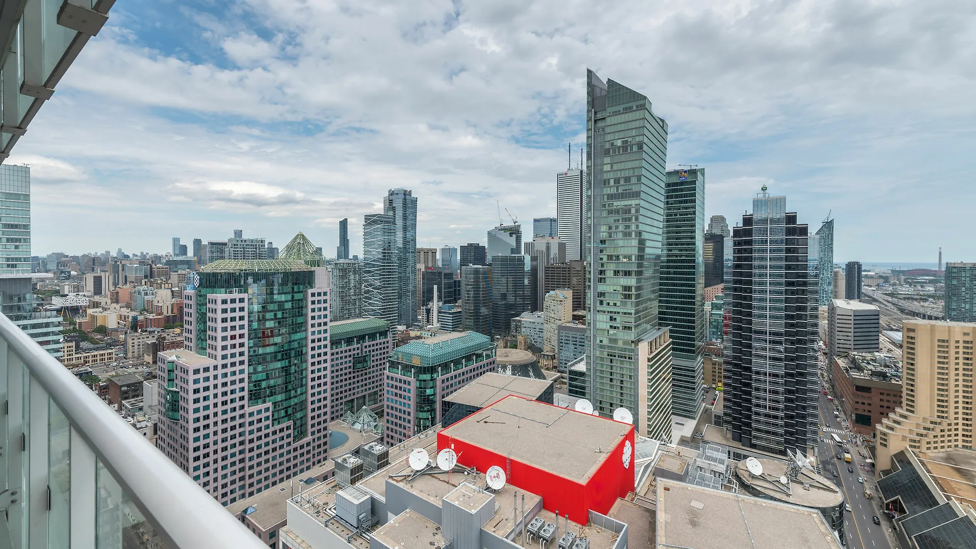 Grand Royal Condos - Cn Tower Apartment