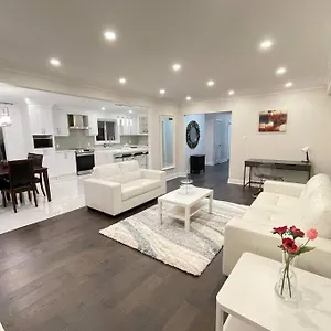3-bedroom Modern Luxury In The Heart Of Toronto