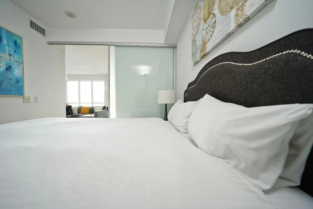 Grand Royal Condos - Cn Tower Apartment