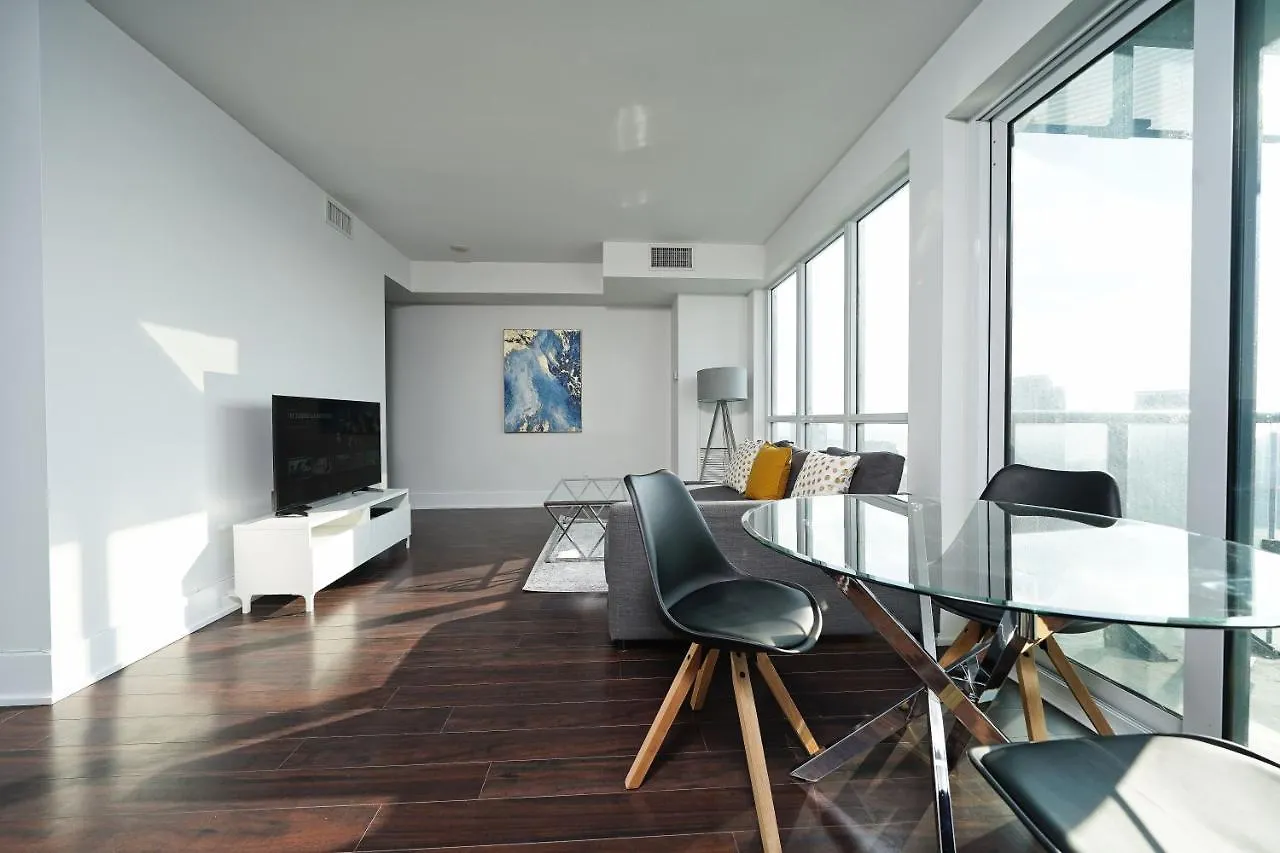 Grand Royal Condos - Cn Tower